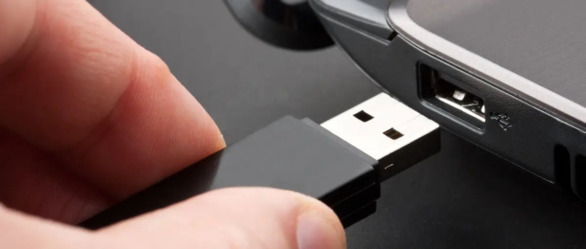 How To Fix Unreadable USB Drive in Windows 10 and 11